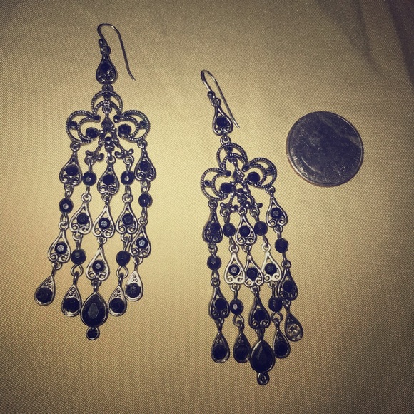 Earrings - Picture 1 of 2